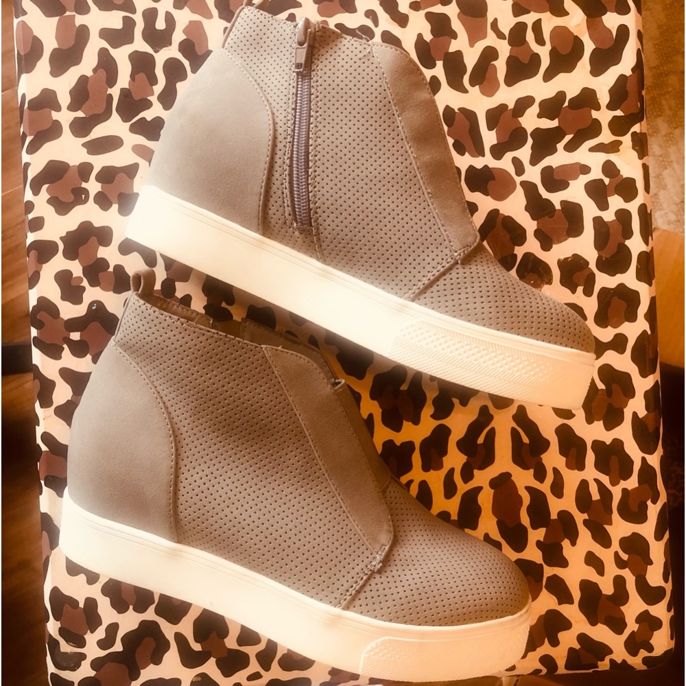 Arizona Wedge Booties/Sneaker